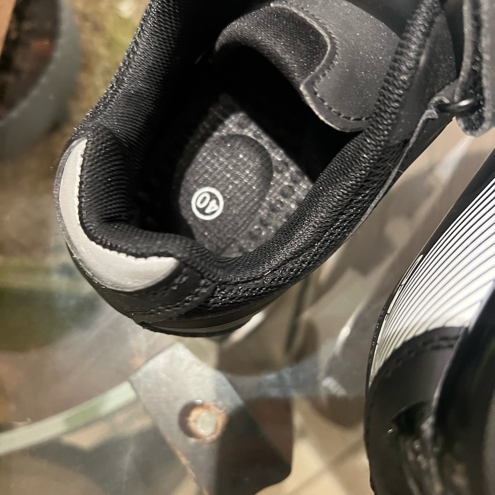 Cycle shoes - Picture 3 of 3